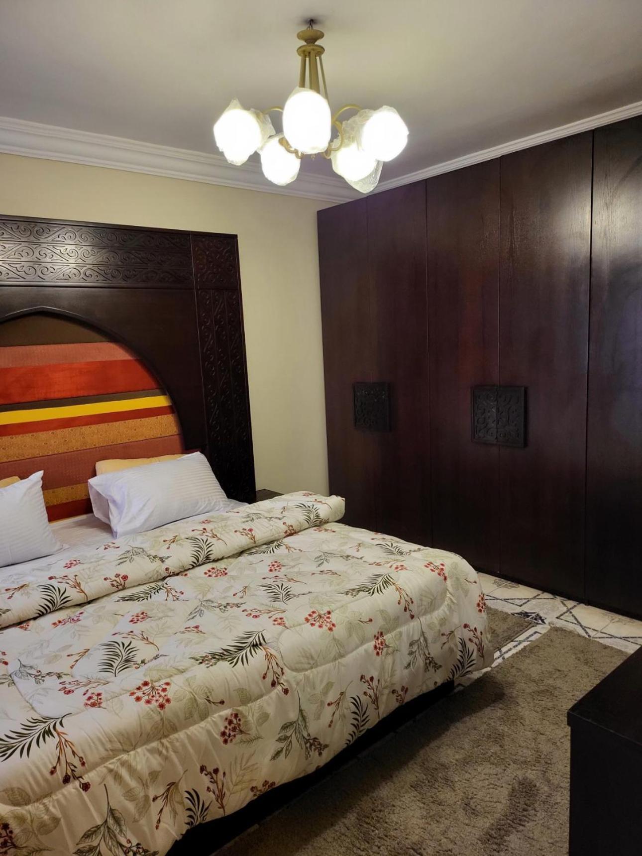Flat At Prime Location With Wifi And Garden View Near Cai Airport Caïro