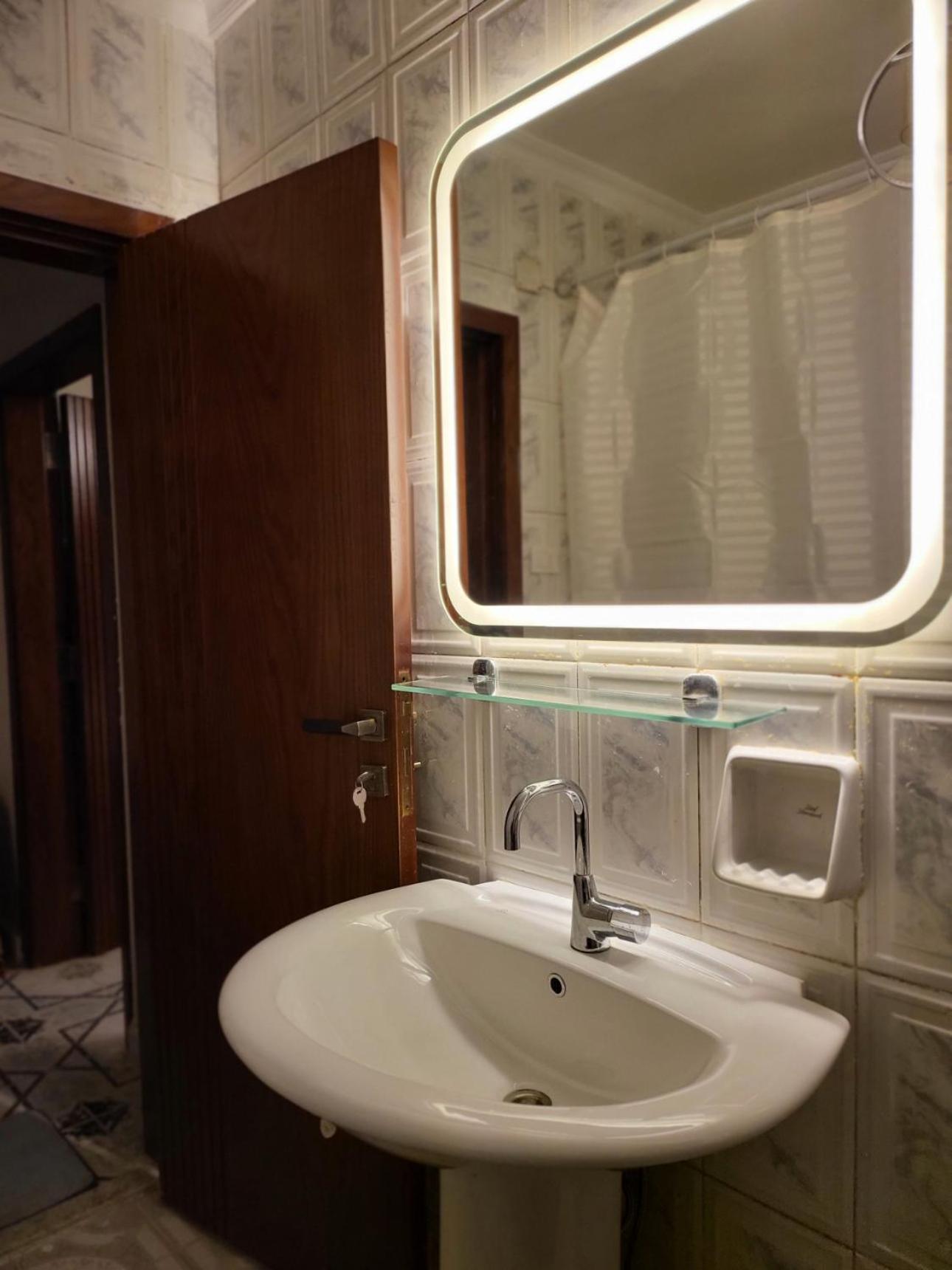Flat At Prime Location With Wifi And Garden View Near Cai Airport * Caïro